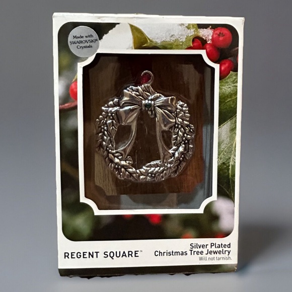 Regent Square Wreath Silver Plated Swarovski Crystals Christmas Ornament in Box - Picture 5 of 10